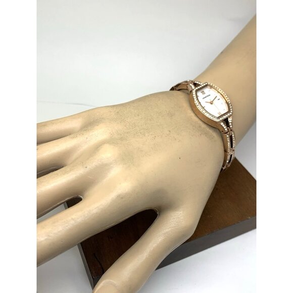 Armitron Women\'s Watch 75-5902RG Quartz Mother of Pearl Dial Rose Gold Steel main image 6